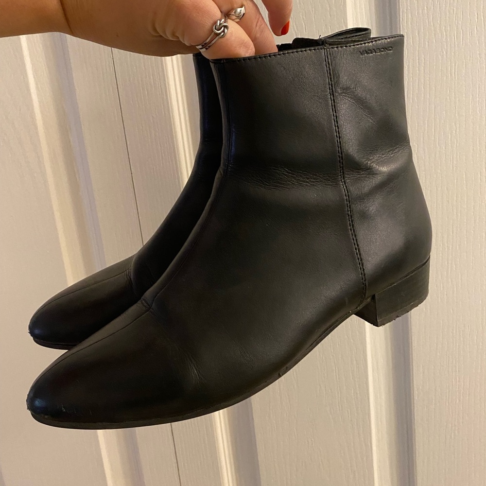 Black leather Vagabond Booties